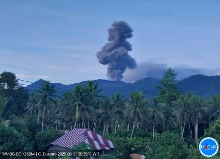 Erupsi gunung Dukono. Foto: PVMBG
