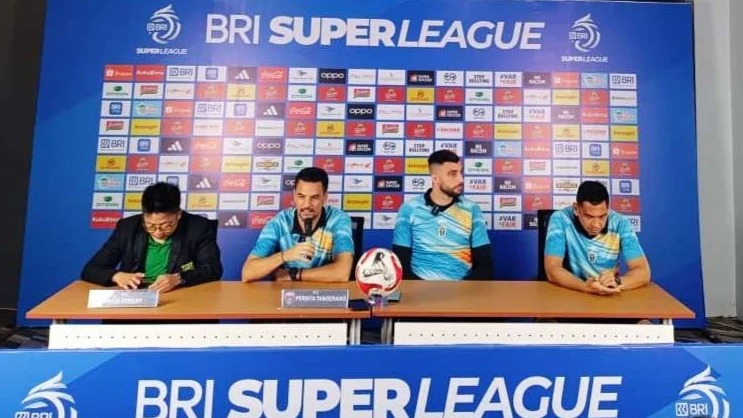 Preskon Persita Vs Persebaya. Foto/mak