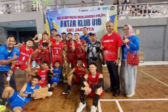 Tim putra Rajawali Z-A kembali menjuarai Kejuaraan Daerah (Kejurda) Antarklub U-18 se-DKI Jakarta, setelah di final menundukkan Karuci dengan skor telak 3 -0 (25-22. 25- 22. 25- 17) di GOR Pondok Bambu, Jakarta Timur, Minggu (5/4/2026) lalu. Foto/dok/rajawai