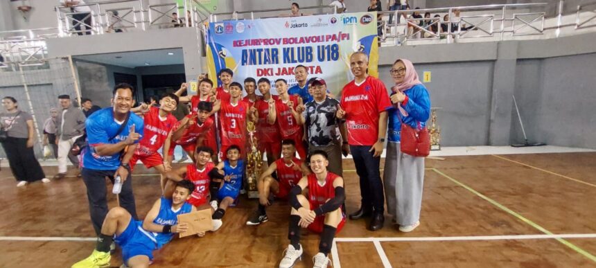 Tim putra Rajawali Z-A kembali menjuarai Kejuaraan Daerah (Kejurda) Antarklub U-18 se-DKI Jakarta, setelah di final menundukkan Karuci dengan skor telak 3 -0 (25-22. 25- 22. 25- 17) di GOR Pondok Bambu, Jakarta Timur, Minggu (5/4/2026) lalu. Foto/dok/rajawai