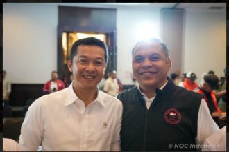 Krisna Bayu bersama Wamenpora Taufik Hidayat. Foto/ist