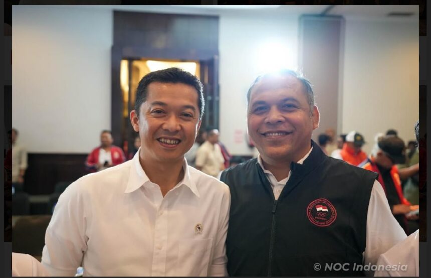 Krisna Bayu bersama Wamenpora Taufik Hidayat. Foto/ist