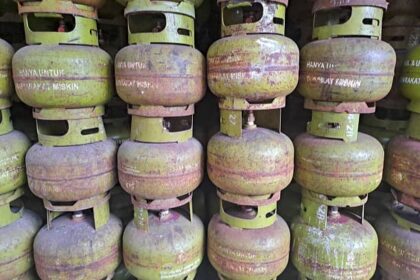 Usulan baru pembelian LPG 3 kg pakai sidik jari atau retina mata dari DPR RI menuai perhatian. Foto: Ipol.id/Vinolla Romadhona
