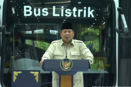 Presiden Prabowo Resmikan Pabrik Bus Listrik di Jawa Tengah