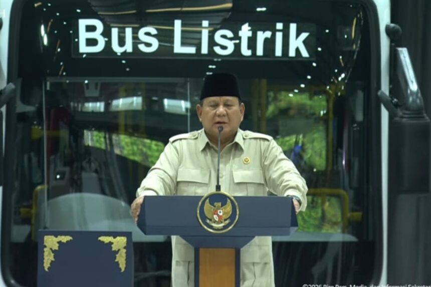Presiden Prabowo Resmikan Pabrik Bus Listrik di Jawa Tengah
