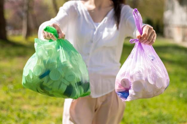 Ilustrasi kantong plastik yang alami kenaikan harga.(foto freepik)