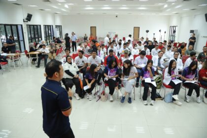 KONI DKI Jakarta melakukan pendataan calon tim pelatihan daerah (Pelatda) di Lantai 4, Gedung KONI, Jalan Tanah Abang I, Jakarta Pusat