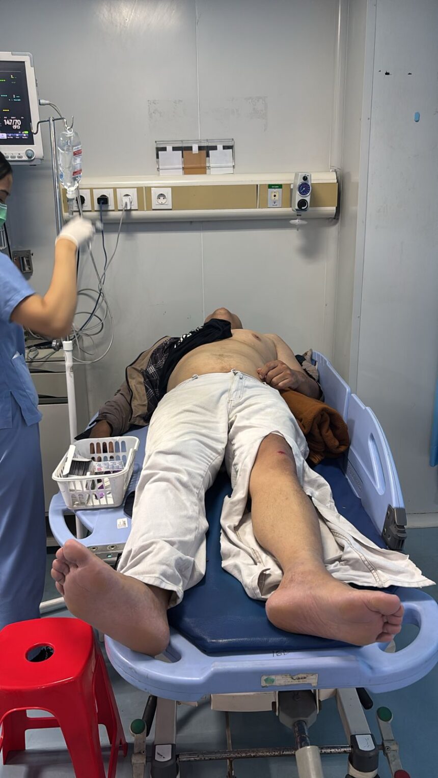 petinju kelas menengah yang pernah mengharumkan nama bangsa, Pino Bahari kini terbaring kesakitan setelah mengalami kecelakaan di Denpasar, Bali. Foto: Ist