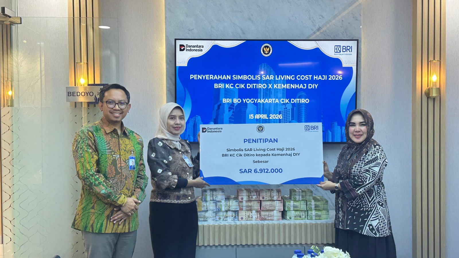 Foto 4: BRI mulai mendistribusikan living cost haji tahun 2026. 