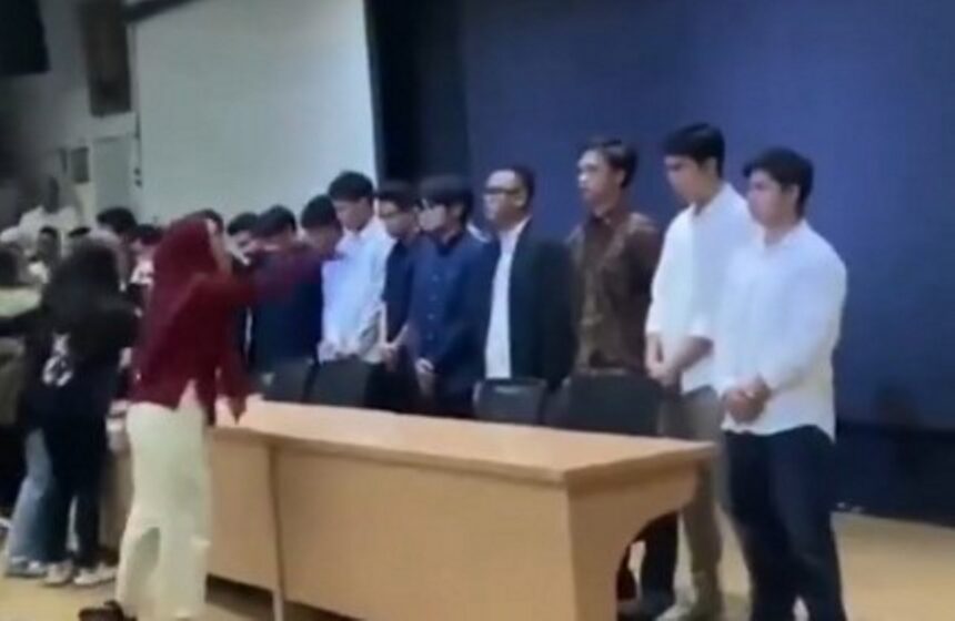 Para terduga pelaku pelecehan seksual. Foto: Tangkapan layar video viral