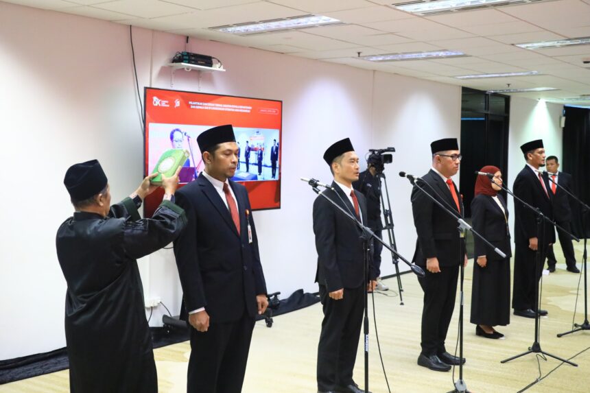 Pelantikan sejumlah pejabat OJK di Jakarta, Rabu (1/4/2026). Foto: OJK