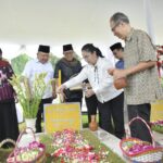 Pemkot Semarang menggelar rangkaian ziarah ke makam para pendahulu dalam rangka memperingati Hari Jadi ke-479 Kota Semarang