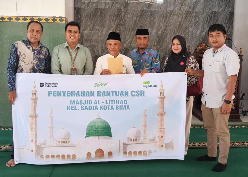 PT Pegadaian Cabang Bima menyalurkan bantuan ke Masjid Al Ijtihad, Kota Bima. Foto: Pegadaian