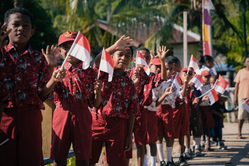 PT ASDP Indonesia Ferry (Persero) bersama 14 BUMN kembali menghadirkan program kolaborasi Tanggung Jawab Sosial dan Lingkungan (TJSL) BUMN Konservasi Lingkungan dan Pemberdayaan Masyarakat Tahap 2. (istimewa/dok. ASDP).