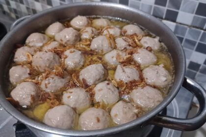 Bakso kuah ala rumahan. Foto: Joesvicar Iqbal/ipol.id