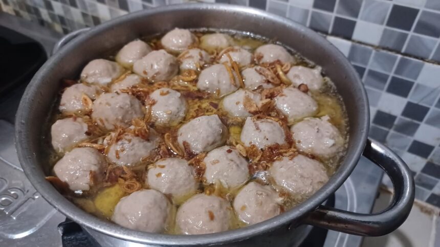 Bakso kuah ala rumahan. Foto: Joesvicar Iqbal/ipol.id