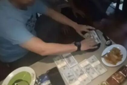 dolar palsu