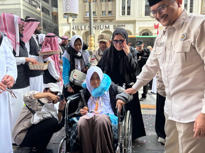 Jemaah haji Indonesia gelombang pertama sudah tiba Madinah Arab Saudi. Foto: Kemenhaj