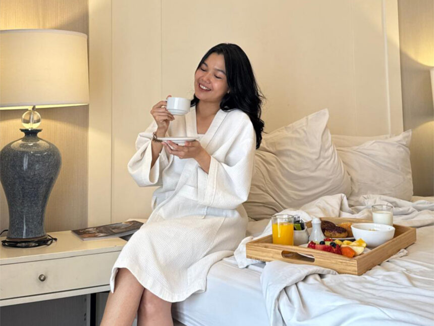 Grand Whiz Poins Simatupang Jakarta menghadirkan berbagai penawaran spesial yang dirancang untuk memenuhi kebutuhan tamu yang beragam, mulai dari liburan singkat di akhir pekan hingga kenyamanan bagi para pelaku bisnis. (istimewa/dok. Grand Whiz Poins Simatupang).