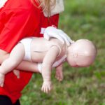 ilustrasi perawatan bayi ft Istcok ad Mihajlo Maricic