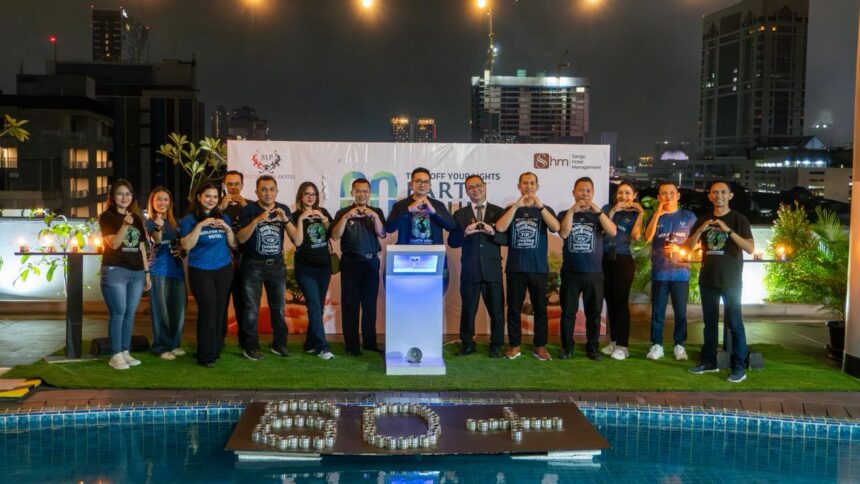 Merlynn Park Hotel Jakarta kembali berpartisipasi dalam peringatan global Earth Hour 2026. (istimewa/dok. Merlynn Park Hotel Jakarta).