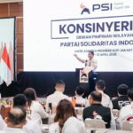 Ketua Umum PSI Kaesang Pangarep beri pengarahan dalam kegiatan Konsinyering Dewan Pimpinan Wilayah PSI di Jakarta, Minggu (12/4/2026). Foto: PSI