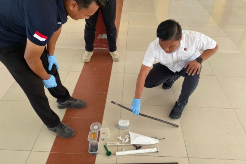 Polisi melakukan olah TKP kasus senapan yang menewaskan siswa SMP di Siak, Rabu (8/4/2026). Foto: dok. Polres Siak