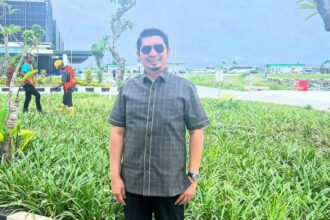 Ustaz Solmed ambil langkah tegas. Namanya terseret isu pelecehan, ia resmi laporkan lebih dari 10 akun penyebar fitnah ke polisi.Foto: IG @ustad_solmed