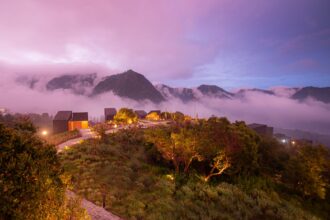 Artotel Cabin Bromo menghadirkan pengalaman menginap yang memadukan keindahan alam pegunungan dengan kenyamanan modern dalam balutan suasana yang tenang dan eksklusif. (istimewa/dok. Artotel Cabin Bromo).