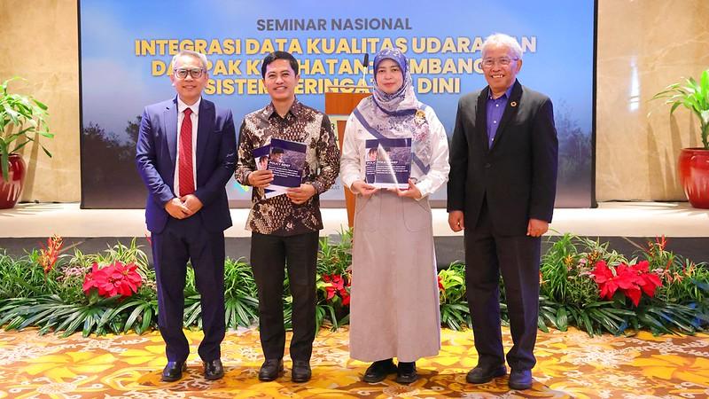 Wamenkes Dante Saksosno (kedua dari ki), mengingatkan tentang pentingnya sistem peringatan dini polusi udara. Foto: Dok Humas