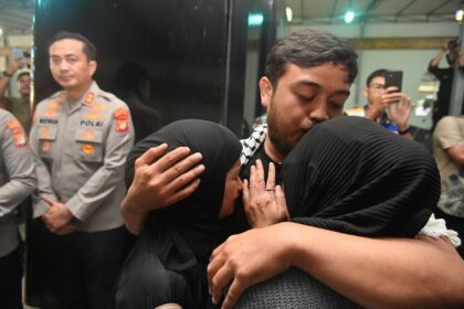 WNI yang tergabung dalam misi kemanusiaan Global Sumud Flotilla tiba di Indonesia. Foto: Kemlu