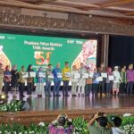 Sebanyak 13 anjungan menerima penghargaan dalam acara Pradana Nitya Budaya TMII 2026, yang digelar di TMII, Jumat (1/5/2026). Foto: Joesvicar Iqbal/ipol.id