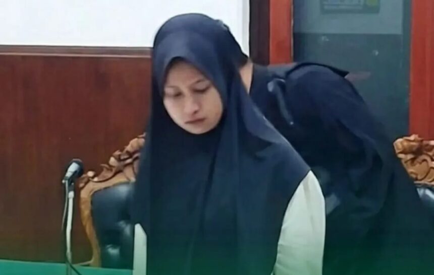 Nur Hasannah Prasetya terapis spa di Surabaya didakwa mencuri uang milik rekan kerjanya hingga mencapai Rp1,285 miliar. Foto: IG @suroboyoraya