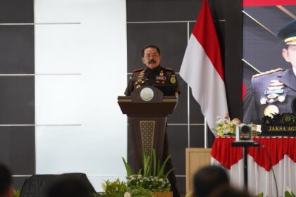 Jaksa Agung ST Burhanuddin saat memberikan pengarahan saat melakukan kunjungan kerja di Kejati Sulteng, Kamis (7/5/2026) hingga Jumat (8/5/2026). Foto: Puspenkum Kejaksaan Agung