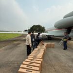 Unit Modem dan telpon seliler tiba di Miangas Puoau Terdepan RI di Sulawesi Utara. Foto: Dok Kemkomdigi