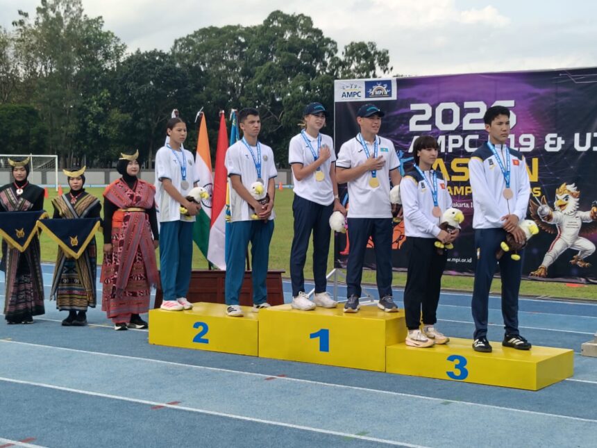 Kontingen Kazakstan tak terbendung keluar menjadi juara umum Kejuaraan Asia U-17 & U-19 Modern Pentathlon 3026, setelah di hari terakhir memborong dua medali emas dari kategori Mixed Relay U-17 dan U-19, Sabtu (16/5/2026), di Kompleks Olahraga Akademi Angkatan Udara (AAU) Yogjakarta