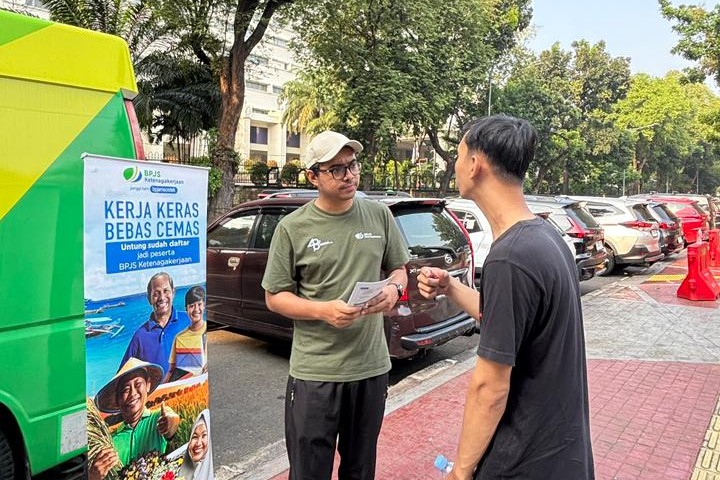 Jemput Bola di Tengah Warga, BPJS Ketenagakerjaan Kebon Sirih Gencarkan Layanan Mobil Keliling