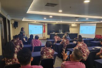 BPJS melakukan sosialisasi pada mitra pekerja Favehotel Cililitan Jakarta. Foto: Dok Humas