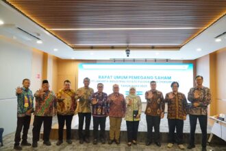 Direktur Utama PT JIEP, Dharma Satriadi, bersama para pejabat utama dalam Rapat Umum Pemegang Saham (RUPS) Tahunan Tahun Buku 2025, Jumat (22/5/2026). Foto: Ist