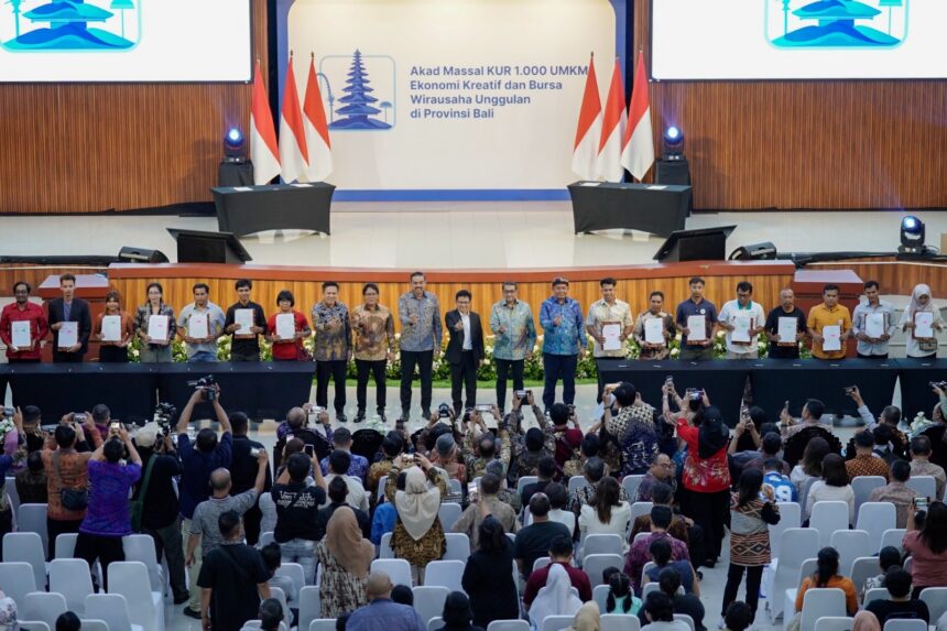 Kegiatan “Akad Massal KUR 1.000 UMKM Ekonomi Kreatif dan Bursa Wirausaha Unggulan Provinsi Bali 2026” yang digelar di Auditorium Widya Sabha, Universitas Udayana, Jimbaran, Bali pada Rabu (13/05). Foto: Dok BRI
