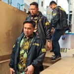 Tim penyidik Subdit 1 Dittipidter Bareskrim Polri melakukan penggeledahan di kantor PT MMS yang berada di Jalan Ampera IV, Pademangan, Jakarta Utara. Foto: Dok Bareskrim Polri