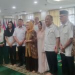 Ketua Umum KONI Pusat Marciano Norman bersama Ibu Wismoyo Arismunandar dan Djoko Pramono. Foto/ipol