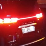 Polisi tindak mobil berpelat R1 di Tangerang. Foto: Ist