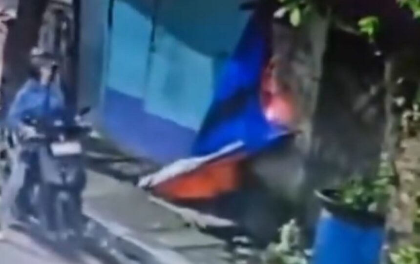 Pelaku pembakaran di Matraman. Foto: Tangkapan layar berita matraman