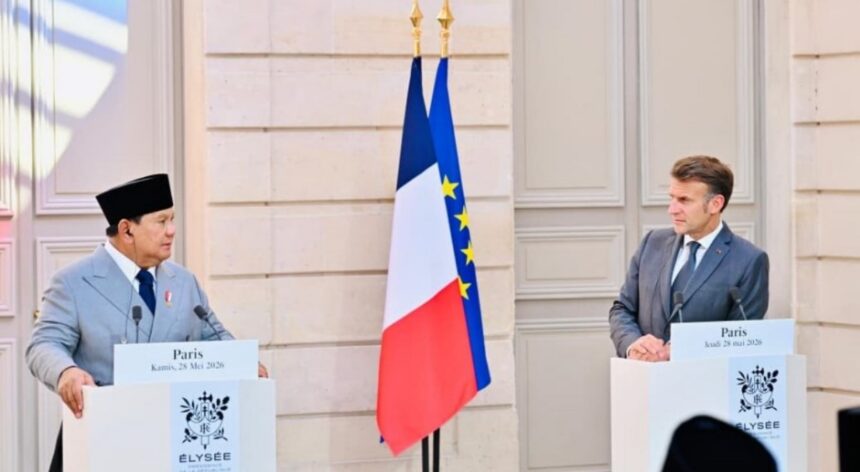 Presiden Prabowo Subianto melaksanakan pernyataan pers bersama Presiden Emmanuel Macron dalam rangkaian kunjungan kenegaraan di Istana Élysée, pada Kamis (28/5/2026). Foto: BPMI Setpres