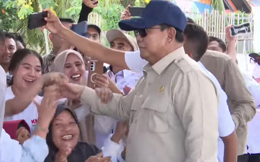 Presiden Prabowo Subianto saat melakukan kunjungan di Pulau Miangas, Sabtu (9/5/2026). Foto: dok. YouTube Sekretariat Presiden)
