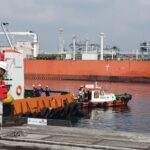 Latihan bersama simulasi Joint Exercise Business Continuity Management System (BCMS) Tumpahan Minyak melibatkan 30 stakeholder, di kawasan Pelabuhan Tanjung Priok, Jakarta Utara, Selasa (12/5/2026). Foto: Joesvicar Iqbal/ipol.id