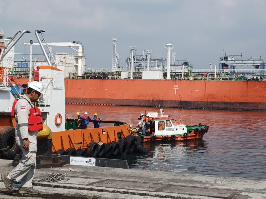 Latihan bersama simulasi Joint Exercise Business Continuity Management System (BCMS) Tumpahan Minyak melibatkan 30 stakeholder, di kawasan Pelabuhan Tanjung Priok, Jakarta Utara, Selasa (12/5/2026). Foto: Joesvicar Iqbal/ipol.id