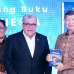 Wakil Menteri PKP Fahri Hamzah meluncurkan buku Indonesia Menuju Swasembada Papan 2045, Kamis (21/5/2026). Foto: Ist