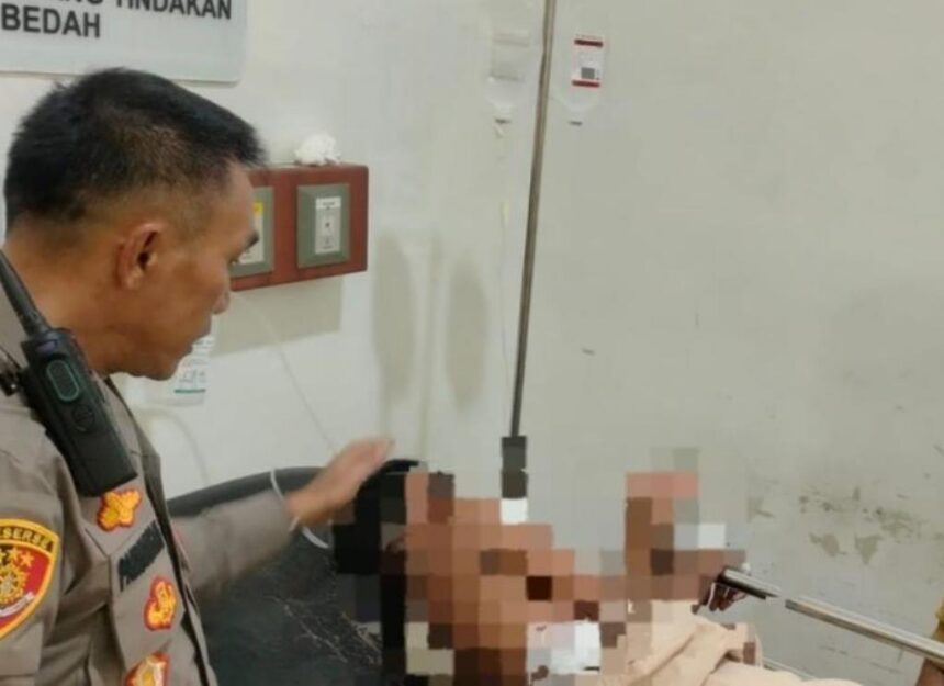 Seorang siswa SMP berinisial V mengalami luka tusuk usai diduga diserang teman sekolahnya sendiri menggunakan pisau. Foto: Instagram @lampunggehnews